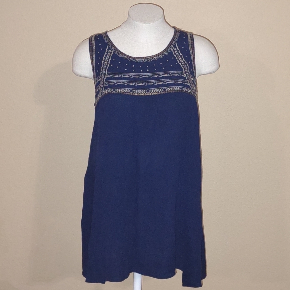 Blue Pepper Sleeveless Blouse Size M